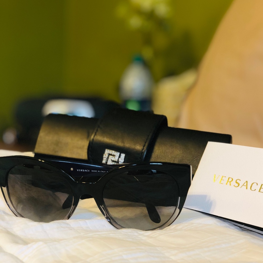 Versace Cat eye Sunglasses